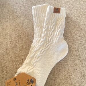 🪞 NWT bearpaw ultra super soft anklet crew ribbed socks women’s size sz 9-11